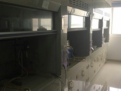 實驗室通風(fēng)柜通風(fēng)原理及配置是什么?